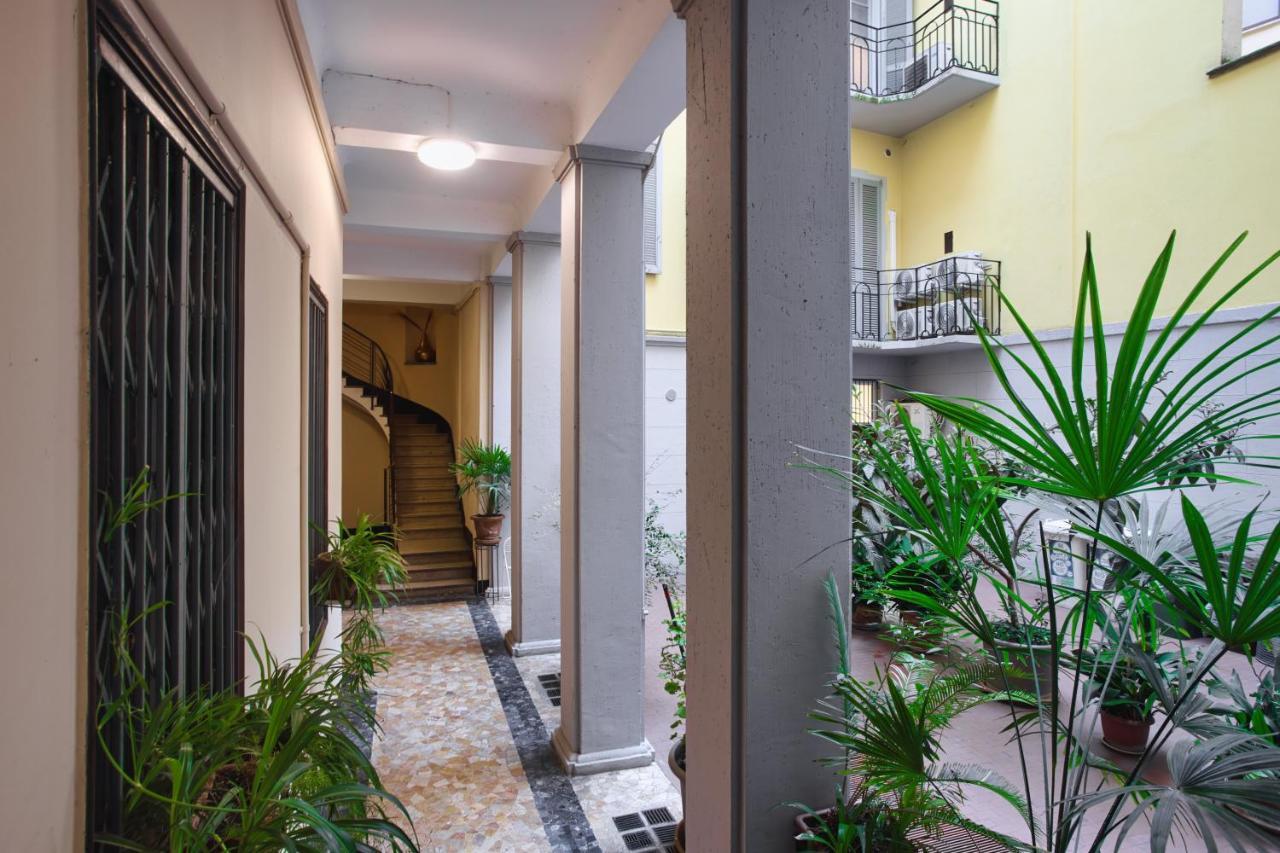 Joivy Mauri - Cosy Flats Near The Duomo Apartment Milan Bagian luar foto